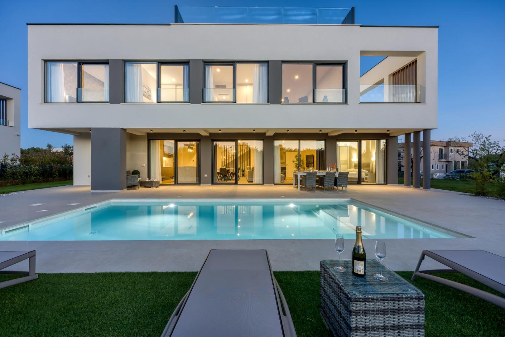 Villa Ivy — Außenbereich